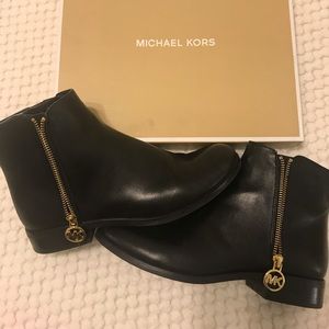 Michael Michael Kors Lainey Flat Bootie - Size 8